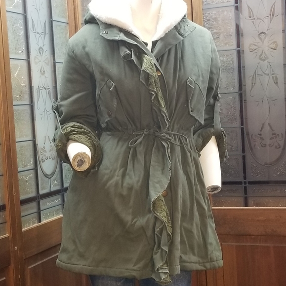 tao-yuting Winter Coat Converts To Fall Jacket! - Picture 6 of 9